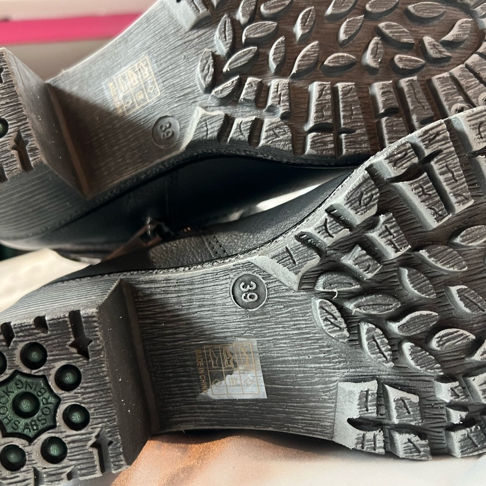 Gemisola Water Resistant Boot - Picture 5 of 5
